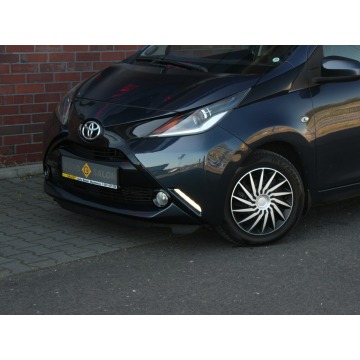 Toyota Aygo  Hatchback 2018,  1.0 benzyna - Na sprzedaż za 28 990 zł - Mysłowice - zdjęcie 7