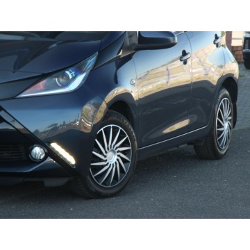 Toyota Aygo  Hatchback 2018,  1.0 benzyna - Na sprzedaż za 28 990 zł - Mysłowice - zdjęcie 5