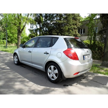 Kia Ceed  Hatchback 2009,  1.4 benzyna - Na sprzedaż za 12 900 zł - Łódź - zdjęcie 4