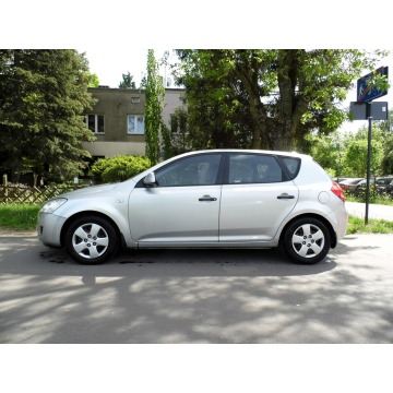 Kia Ceed  Hatchback 2009,  1.4 benzyna - Na sprzedaż za 12 900 zł - Łódź - zdjęcie 3