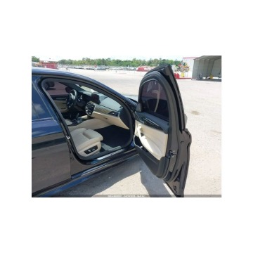 BMW Seria 5  Sedan/Limuzyna 2022,  2.0 benzyna, automat - Na sprzedaż za 79 000 zł - Tarnów - zdjęcie 10