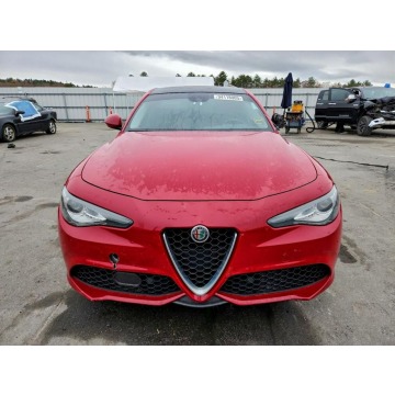 Alfa Romeo Giulia  Sedan/Limuzyna 2018,  2.0 benzyna, automat - Na sprzedaż za 29 000 zł - Tarnów - zdjęcie 3