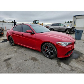 Alfa Romeo Giulia  Sedan/Limuzyna 2018,  2.0 benzyna, automat - Na sprzedaż za 29 000 zł - Tarnów - zdjęcie 2