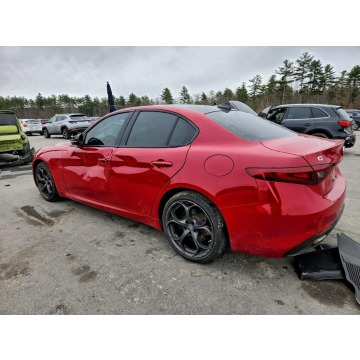 Alfa Romeo Giulia  Sedan/Limuzyna 2018,  2.0 benzyna, automat - Na sprzedaż za 29 000 zł - Tarnów - zdjęcie 5