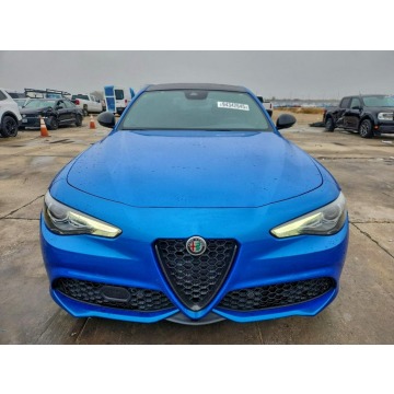 Alfa Romeo Giulia  Sedan/Limuzyna 2023,  2.0 benzyna, automat - Na sprzedaż za 65 000 zł - Tarnów - zdjęcie 3