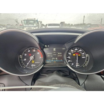 Alfa Romeo Giulia  Sedan/Limuzyna 2023,  2.0 benzyna, automat - Na sprzedaż za 65 000 zł - Tarnów - zdjęcie 9