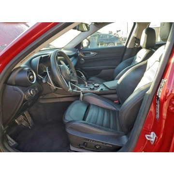 Alfa Romeo Giulia  Sedan/Limuzyna 2018,  2.0 benzyna, automat - Na sprzedaż za 29 000 zł - Tarnów - zdjęcie 7