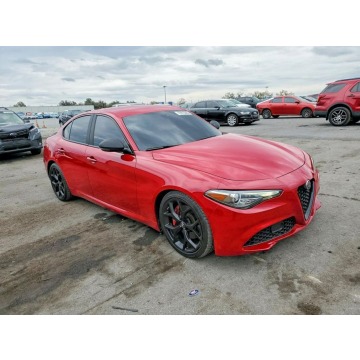 Alfa Romeo Giulia  Sedan/Limuzyna 2019,  2.0 benzyna, automat - Na sprzedaż za 30 000 zł - Tarnów - zdjęcie 1