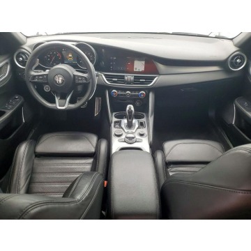 Alfa Romeo Giulia  Sedan/Limuzyna 2023,  2.0 benzyna, automat - Na sprzedaż za 54 000 zł - Tarnów - zdjęcie 8