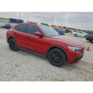 Alfa Romeo Stelvio  SUV 2018,  2.0 benzyna, automat - Na sprzedaż za 37 000 zł - Tarnów - zdjęcie 2