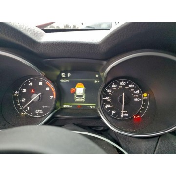 Alfa Romeo Stelvio  SUV 2018,  2.0 benzyna, automat - Na sprzedaż za 37 000 zł - Tarnów - zdjęcie 9