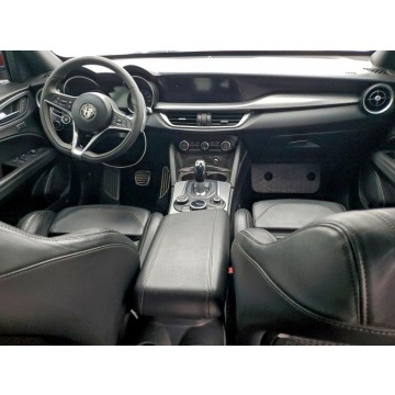 Alfa Romeo Stelvio  SUV 2018,  2.0 benzyna, automat - Na sprzedaż za 37 000 zł - Tarnów - zdjęcie 8