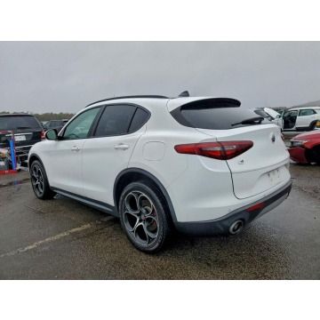 Alfa Romeo Stelvio  SUV 2019,  2.0 benzyna, automat - Na sprzedaż za 38 000 zł - Tarnów - zdjęcie 5
