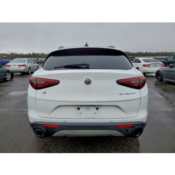 Alfa Romeo Stelvio  SUV 2019,  2.0 benzyna, automat - Na sprzedaż za 38 000 zł - Tarnów - zdjęcie 6