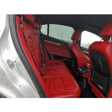 Alfa Romeo Stelvio  SUV 2019,  2.0 benzyna, automat - Na sprzedaż za 38 000 zł - Tarnów - zdjęcie 10