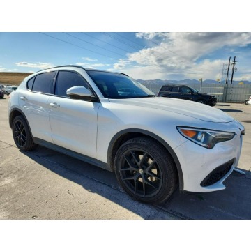 Alfa Romeo Stelvio - / 4x4 / 2.0 280KM / bogate wyposazenie / niski przebieg /