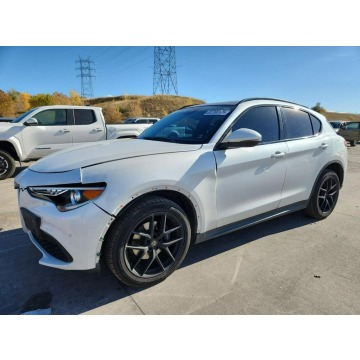 Alfa Romeo Stelvio  SUV 2018,  2.0 benzyna, automat - Na sprzedaż za 33 000 zł - Tarnów - zdjęcie 2