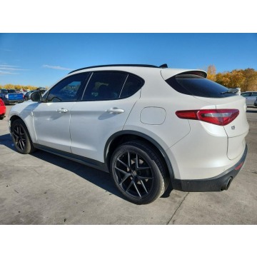 Alfa Romeo Stelvio  SUV 2018,  2.0 benzyna, automat - Na sprzedaż za 33 000 zł - Tarnów - zdjęcie 5