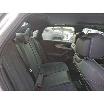 Audi A4  Sedan/Limuzyna 2022,  2.0 benzyna, automat - Na sprzedaż za 45 000 zł - Tarnów - zdjęcie 9