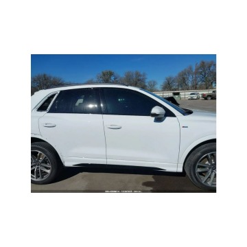 Audi Q3  SUV 2025,  2.0 benzyna, automat - Na sprzedaż za 69 000 zł - Tarnów - zdjęcie 4