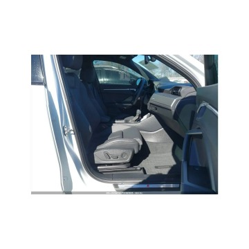 Audi Q3  SUV 2025,  2.0 benzyna, automat - Na sprzedaż za 69 000 zł - Tarnów - zdjęcie 9