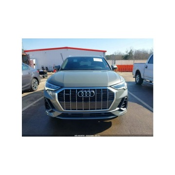 Audi Q3  SUV 2022,  2.0 benzyna, automat - Na sprzedaż za 44 000 zł - Tarnów - zdjęcie 3