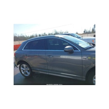Audi Q3  SUV 2022,  2.0 benzyna, automat - Na sprzedaż za 44 000 zł - Tarnów - zdjęcie 4