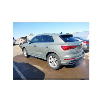 Audi Q3  SUV 2022,  2.0 benzyna, automat - Na sprzedaż za 44 000 zł - Tarnów - zdjęcie 7