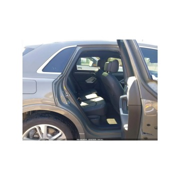 Audi Q3  SUV 2022,  2.0 benzyna, automat - Na sprzedaż za 44 000 zł - Tarnów - zdjęcie 12