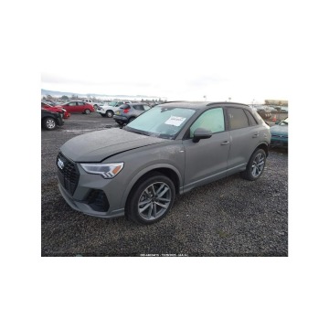 Audi Q3  SUV 2024,  2.0 benzyna, automat - Na sprzedaż za 60 000 zł - Tarnów - zdjęcie 2