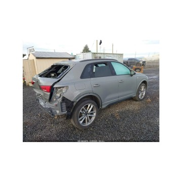 Audi Q3  SUV 2024,  2.0 benzyna, automat - Na sprzedaż za 60 000 zł - Tarnów - zdjęcie 6