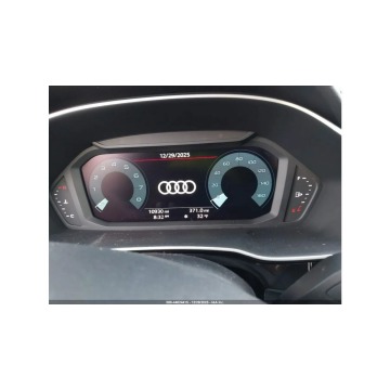 Audi Q3  SUV 2024,  2.0 benzyna, automat - Na sprzedaż za 60 000 zł - Tarnów - zdjęcie 10