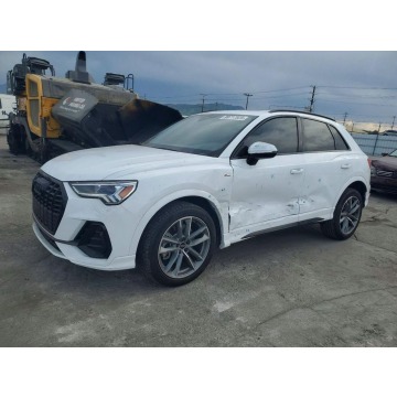 Audi Q3  SUV 2024,  2.0 benzyna, automat - Na sprzedaż za 57 000 zł - Tarnów - zdjęcie 2