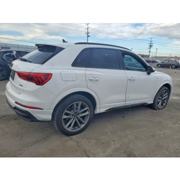 Audi Q3  SUV 2024,  2.0 benzyna, automat - Na sprzedaż za 57 000 zł - Tarnów - zdjęcie 4