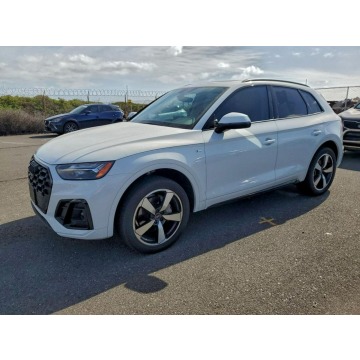 Audi Q5  SUV 2022,  2.0 benzyna, automat - Na sprzedaż za 64 000 zł - Tarnów - zdjęcie 2