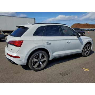 Audi Q5  SUV 2022,  2.0 benzyna, automat - Na sprzedaż za 64 000 zł - Tarnów - zdjęcie 4
