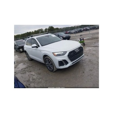Audi Q5  SUV 2023,  2.0 benzyna, automat - Na sprzedaż za 69 000 zł - Tarnów - zdjęcie 2