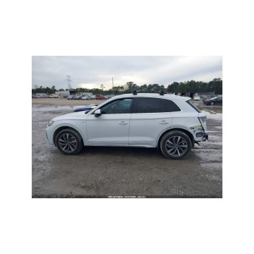 Audi Q5  SUV 2023,  2.0 benzyna, automat - Na sprzedaż za 69 000 zł - Tarnów - zdjęcie 5