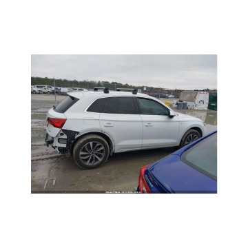 Audi Q5  SUV 2023,  2.0 benzyna, automat - Na sprzedaż za 69 000 zł - Tarnów - zdjęcie 4