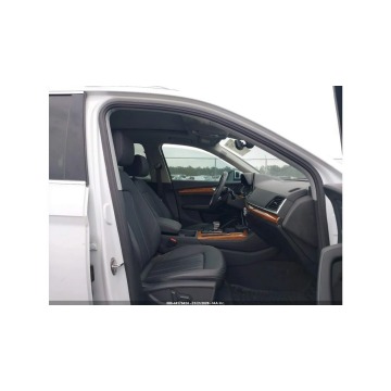 Audi Q5  SUV 2023,  2.0 benzyna, automat - Na sprzedaż za 69 000 zł - Tarnów - zdjęcie 9