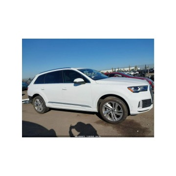 Audi Q7  SUV 2022,  2.0 benzyna, automat - Na sprzedaż za 85 000 zł - Tarnów - zdjęcie 4