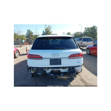 Audi Q7  SUV 2022,  2.0 benzyna, automat - Na sprzedaż za 85 000 zł - Tarnów - zdjęcie 8