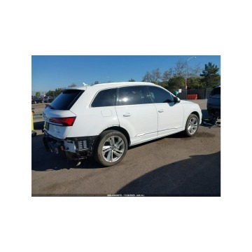 Audi Q7  SUV 2022,  2.0 benzyna, automat - Na sprzedaż za 85 000 zł - Tarnów - zdjęcie 6