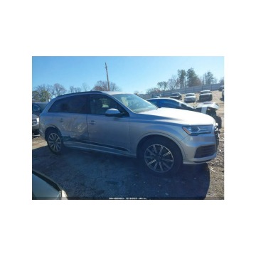 Audi Q7  SUV 2022,  2.0 benzyna, automat - Na sprzedaż za 84 000 zł - Tarnów - zdjęcie 4