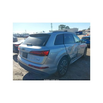 Audi Q7  SUV 2022,  2.0 benzyna, automat - Na sprzedaż za 84 000 zł - Tarnów - zdjęcie 8