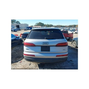 Audi Q7  SUV 2022,  2.0 benzyna, automat - Na sprzedaż za 84 000 zł - Tarnów - zdjęcie 9