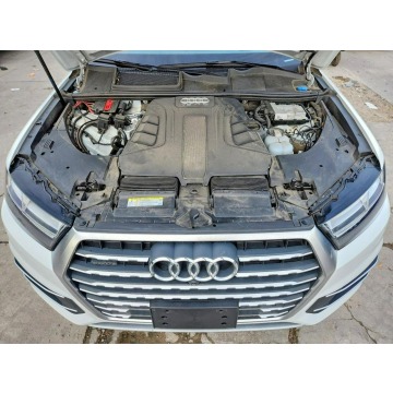 Audi Q7  SUV 2018,  3.0 benzyna, automat - Na sprzedaż za 44 000 zł - Tarnów - zdjęcie 11