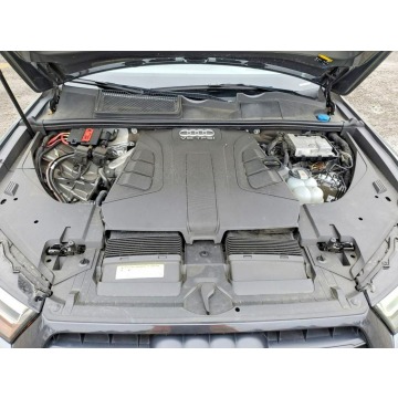 Audi Q7  SUV 2018,  3.0 benzyna, automat - Na sprzedaż za 44 000 zł - Tarnów - zdjęcie 12