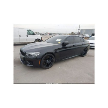 BMW M5  Sedan/Limuzyna 2019,  4.4 benzyna, automat - Na sprzedaż za 129 000 zł - Tarnów - zdjęcie 2
