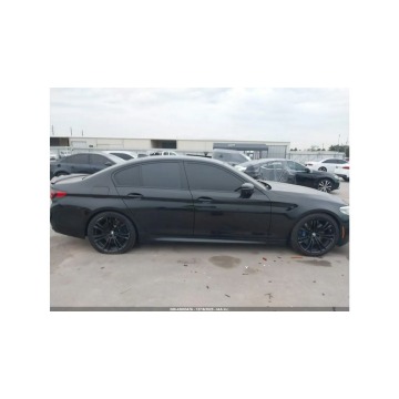 BMW M5  Sedan/Limuzyna 2019,  4.4 benzyna, automat - Na sprzedaż za 129 000 zł - Tarnów - zdjęcie 4